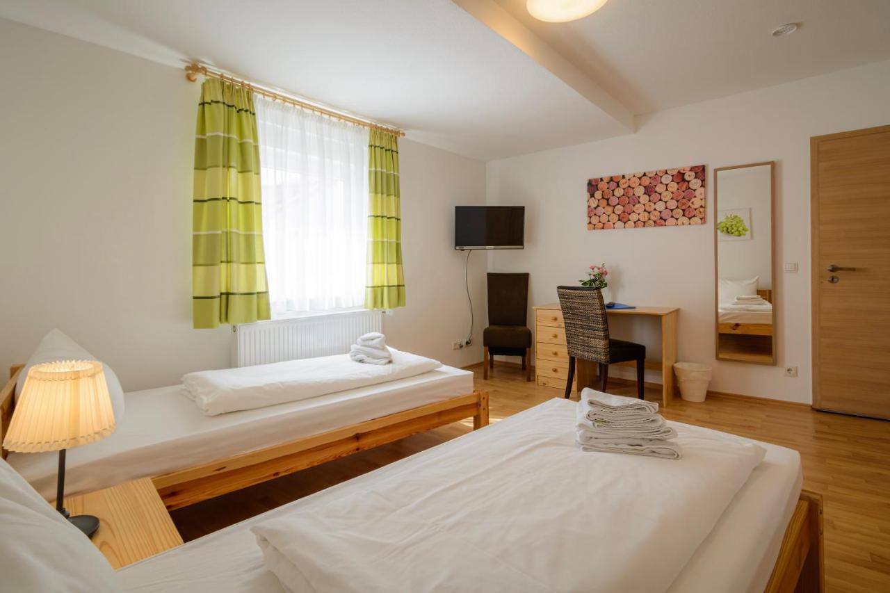 Berghausen  Hotel Zum Engel In Speyer - Roemerberg מראה חיצוני תמונה